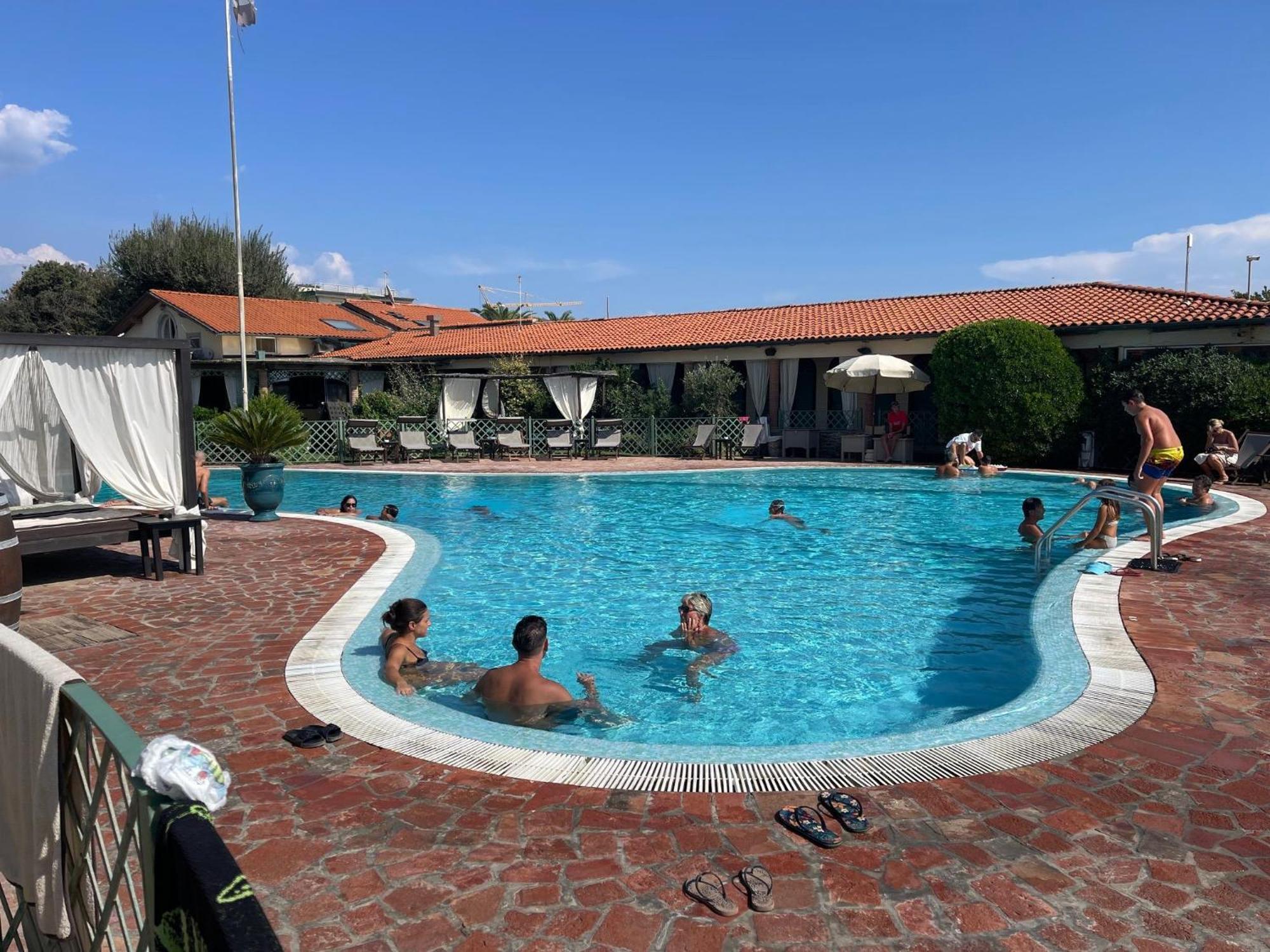 Versilia Tonfano Villetta Marina di Pietrasanta Luaran gambar